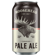 Laden Sie das Bild in den Galerie-Viewer, Moosehead Pale Ale 355 ml Dose. Das Moosehead Pale Ale ist ein geschmacklich weiches Ale 5,0 % Alkohol. Es ist ein geschmacklich eher weiches Ale mit einem bemerkenswert reinen Abgang und nur den besten original kanadischen Zutaten.
